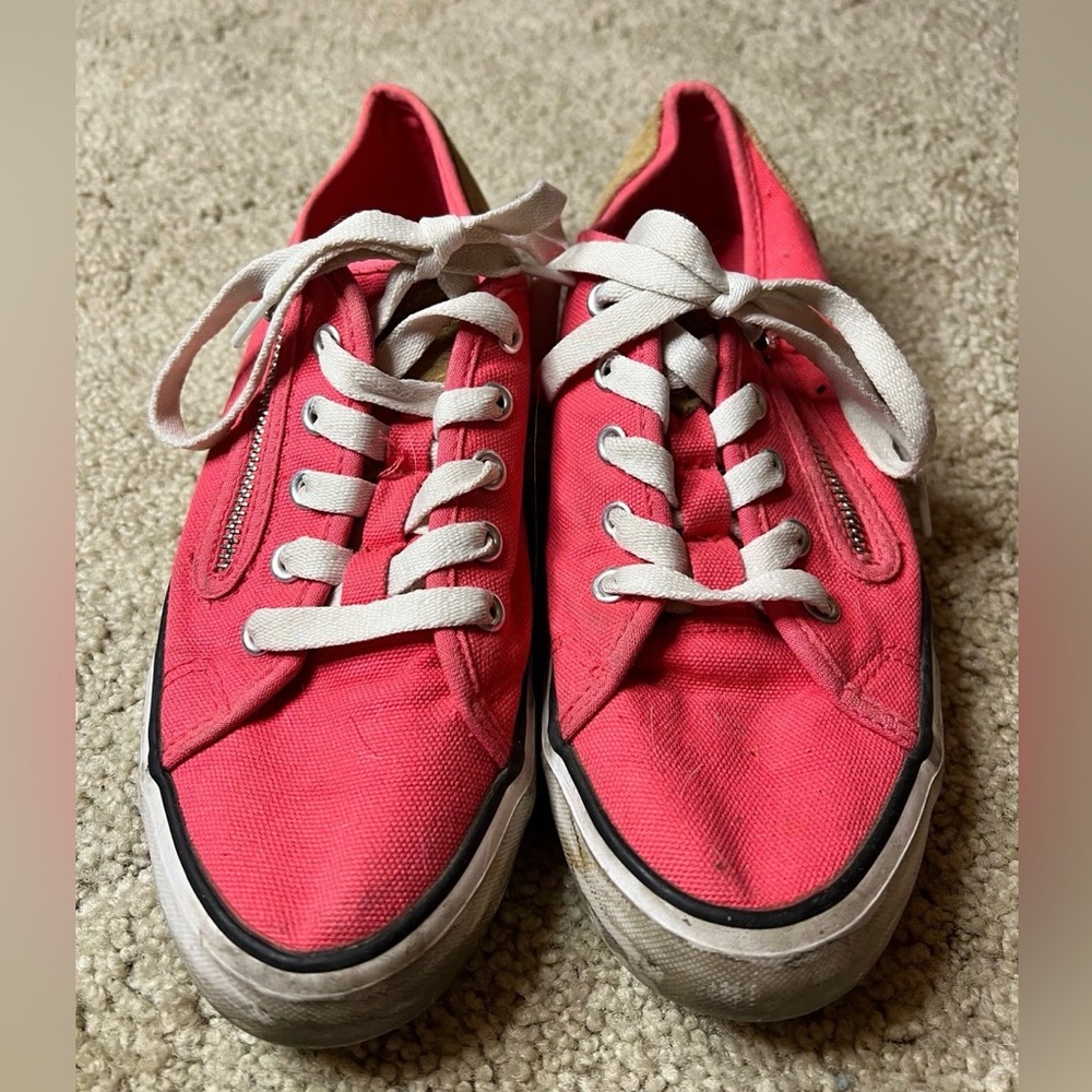 Gotta Flurt Vibrant Pink Canvas Sneakers